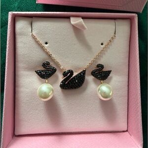 Swarovski Black Swan Rose Gold necklace and earrings NEW